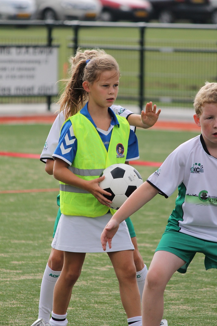 Oefenwedstrijd E2 Almkerk 175.JPG